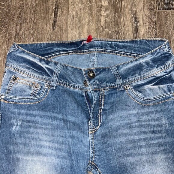 Bongo Jeans Capris Womens 11 Embroidered Rolled Cuff Distressed Stretch Mid Rise - Picture 2 of 6